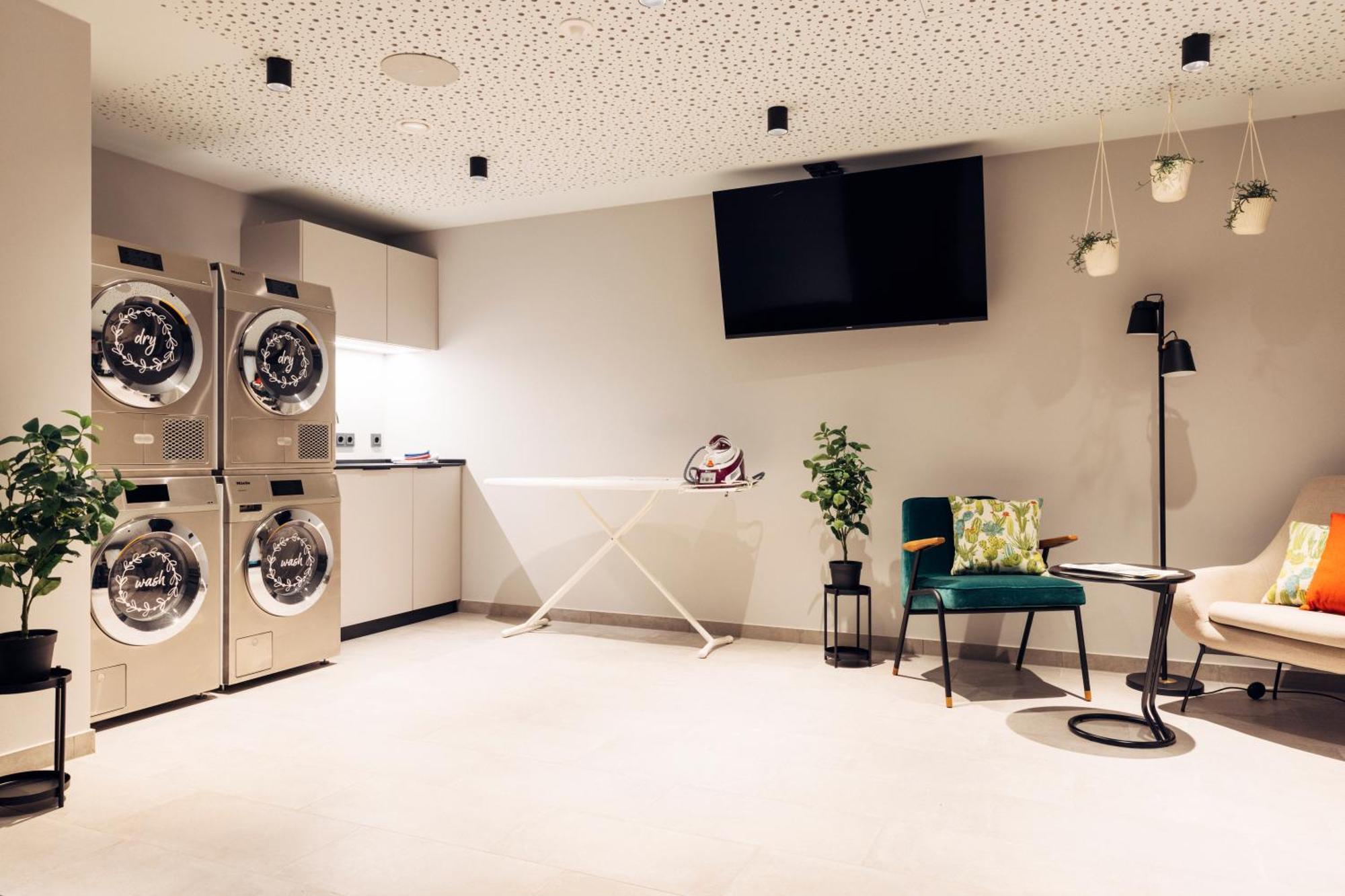 Harry'S Home Villach Hotel & Apartments Экстерьер фото